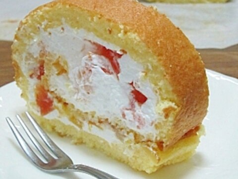 トロピカルフルーツのロールケーキ　（我が家の味）